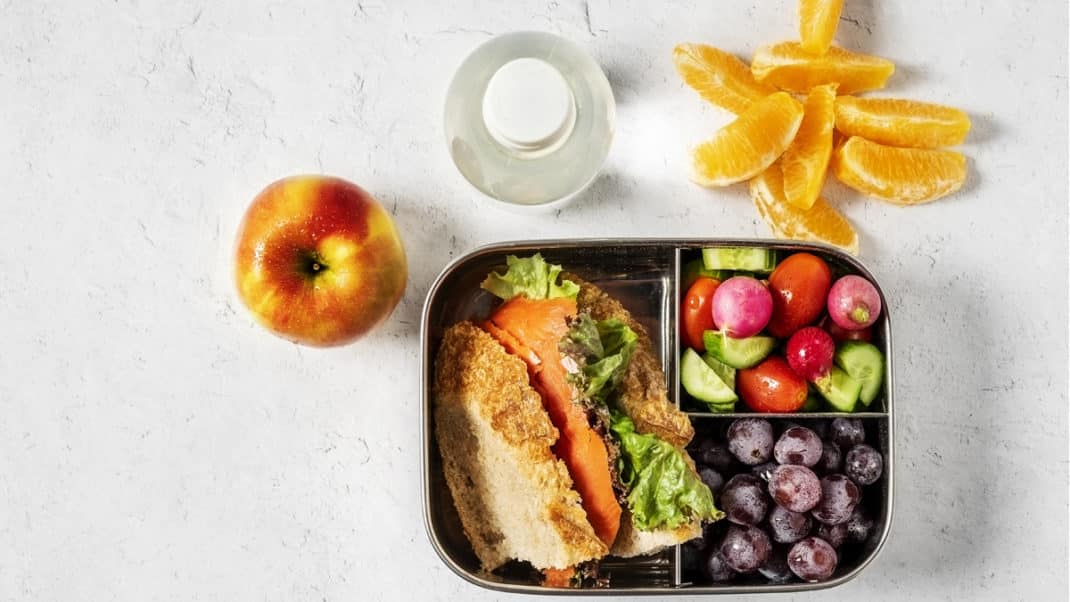 Healthy lunch meal to replace processed foods in children's diets